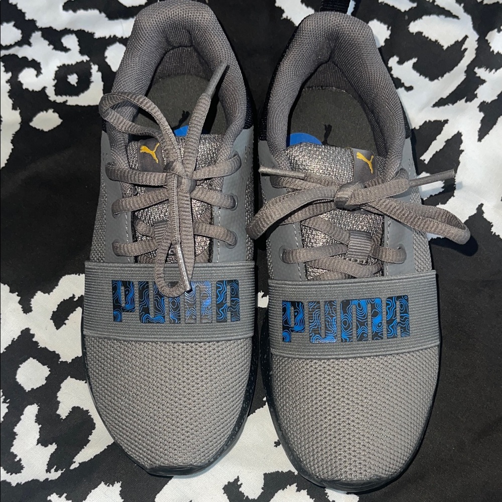 PUMA Kids Sneakers in Gray and Blue